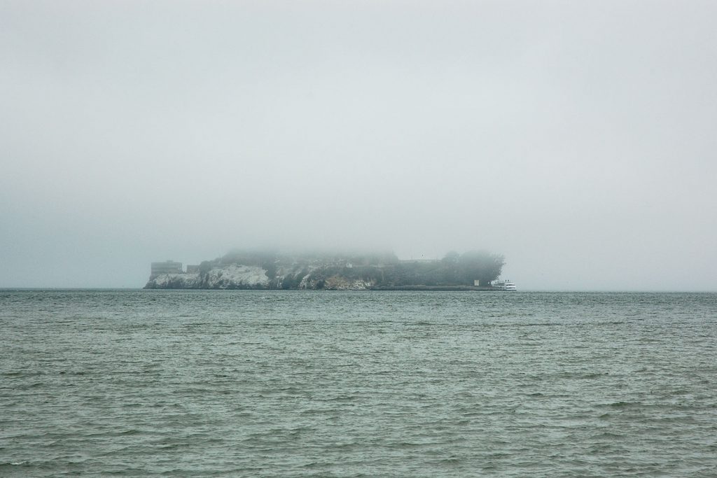 Alcatraz im Nebel