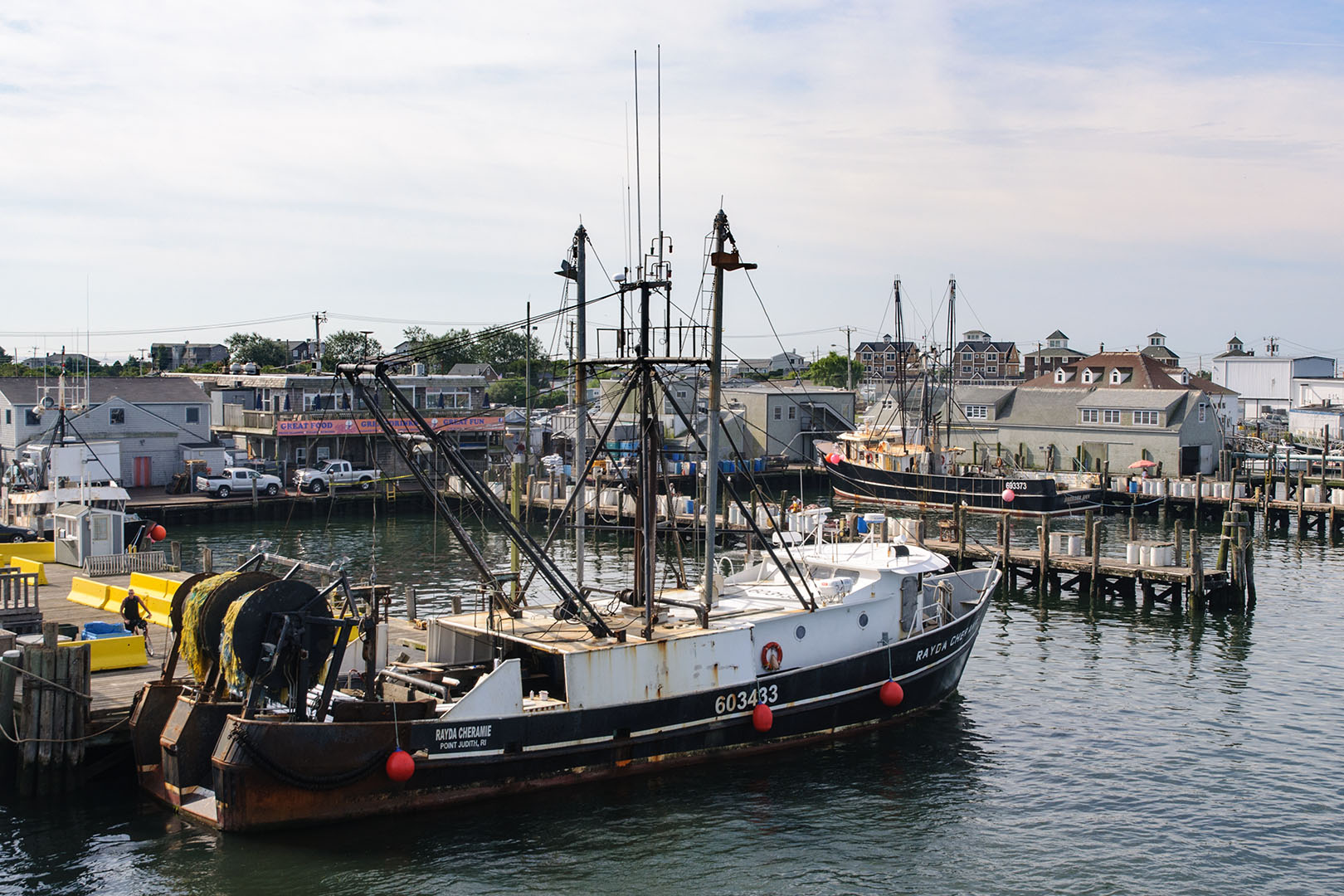 Vorbei an diversen Piers